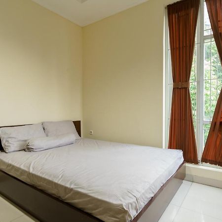 Dago Suites Syariah Cikarang Mitra Reddoorz Бекаси Экстерьер фото