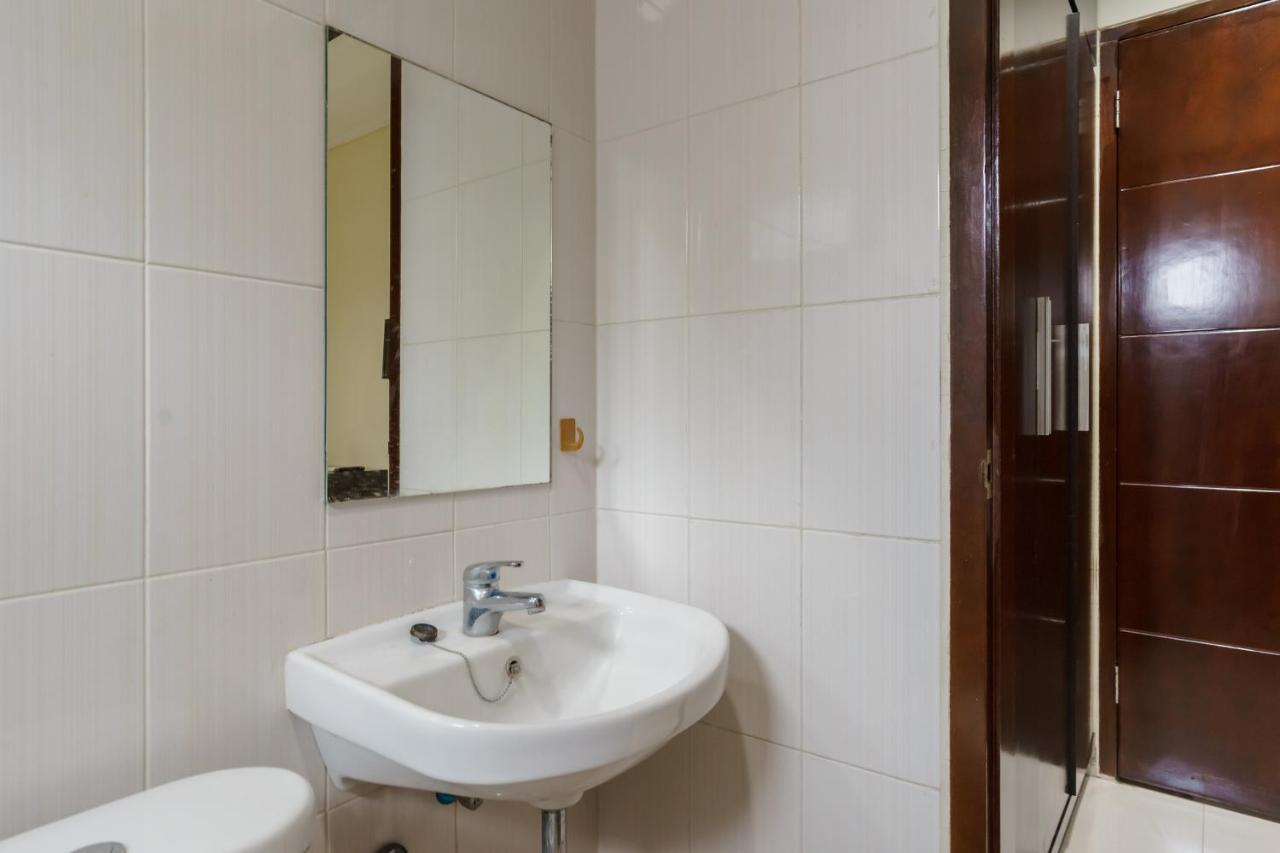 Dago Suites Syariah Cikarang Mitra Reddoorz Бекаси Экстерьер фото
